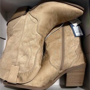 Universal Thread Tan Heeled Boots with Western Flair
